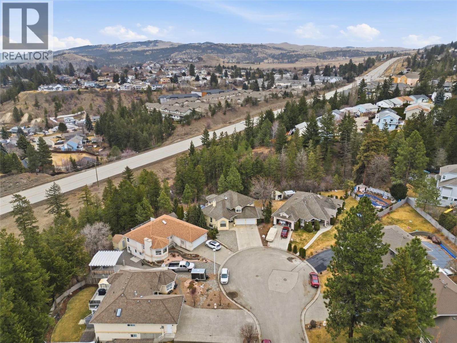 910 HEATHERTON Court, Kamloops