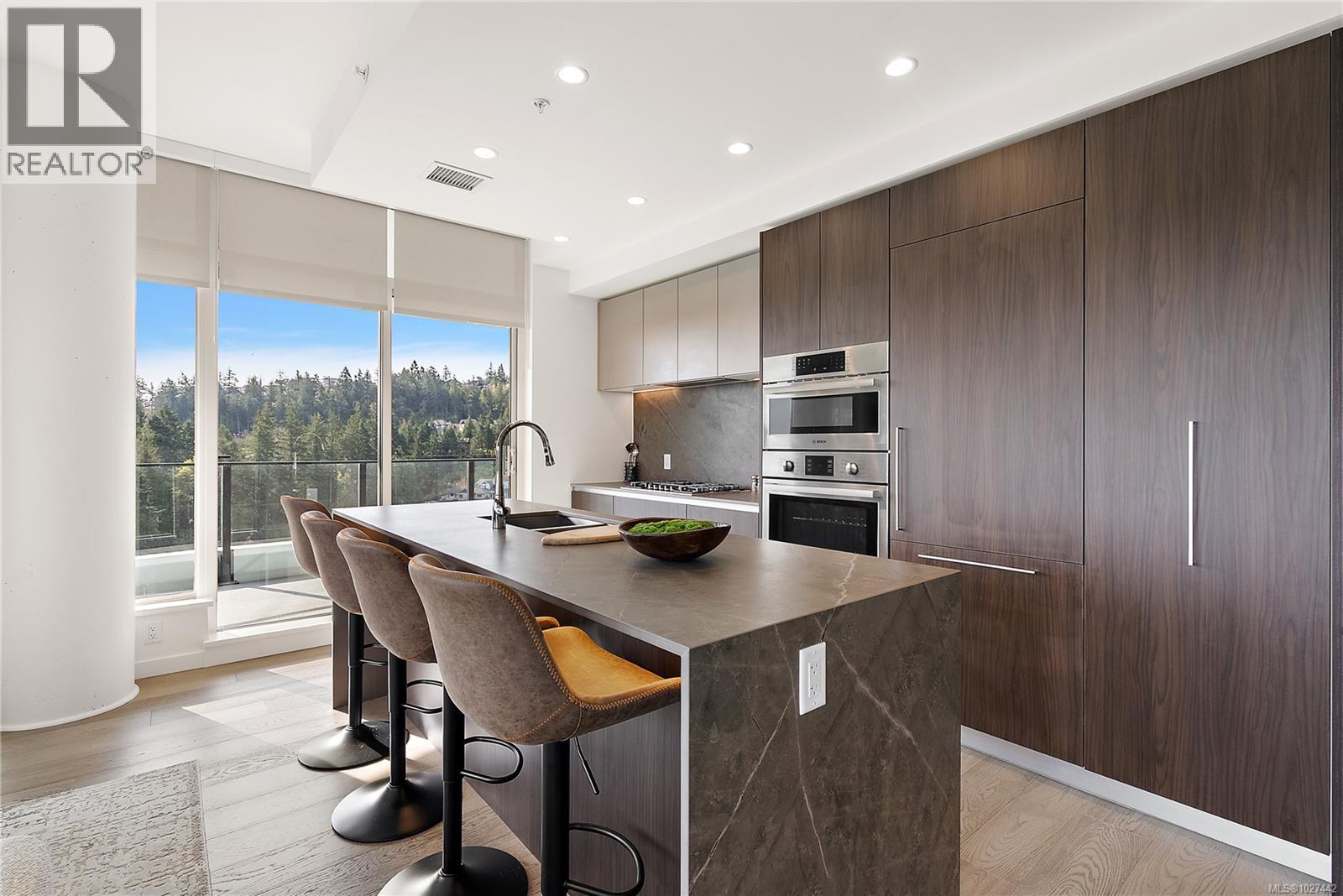 #1402 2000 Hannington Rd - 15