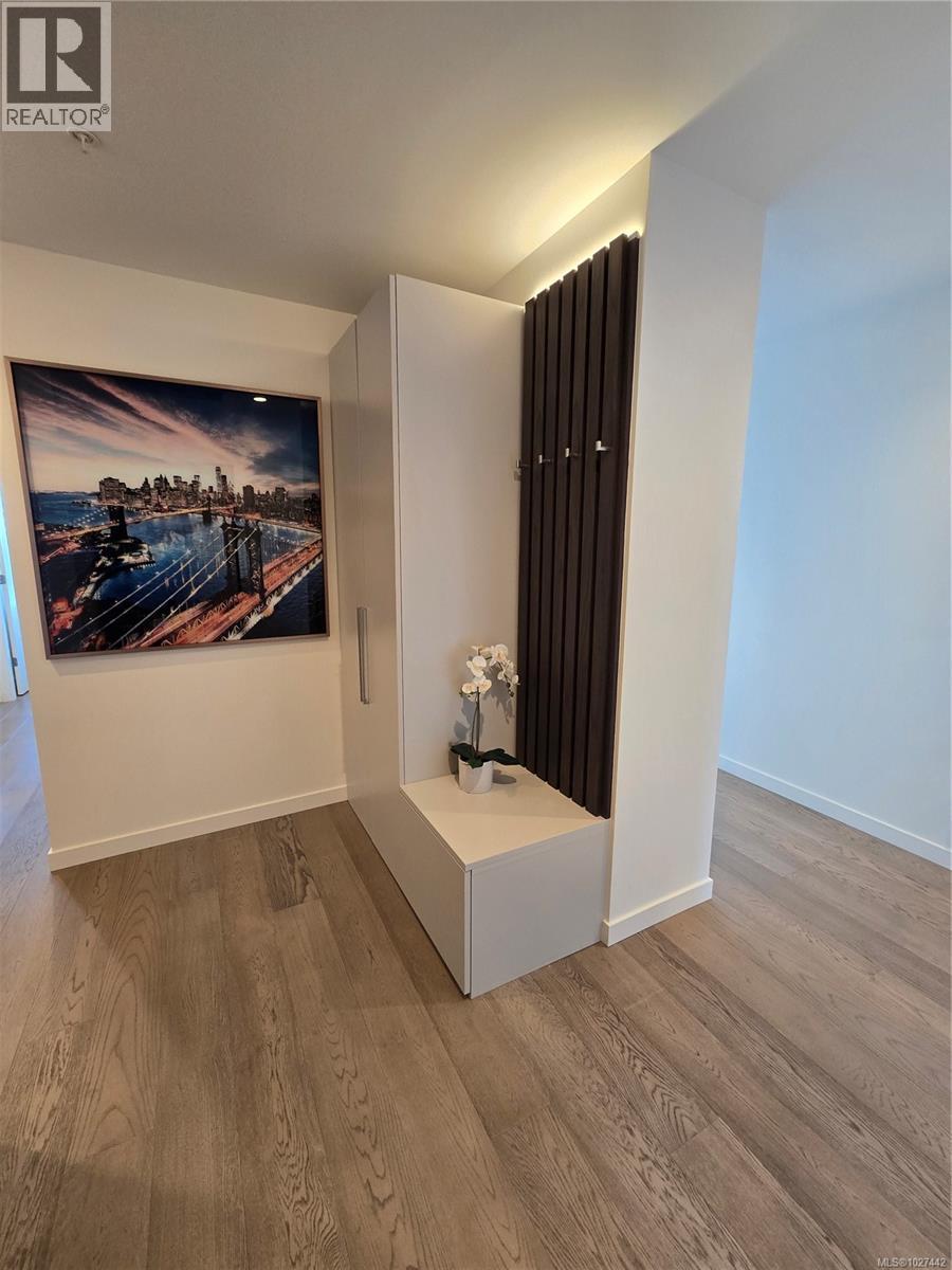 #1402 2000 Hannington Rd - 2