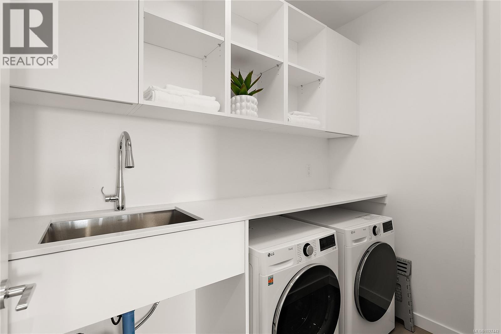 1402 2000 Hannington Road, Langford