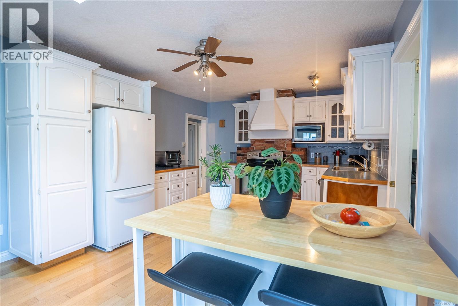  3165 Wascana Street, Saanich