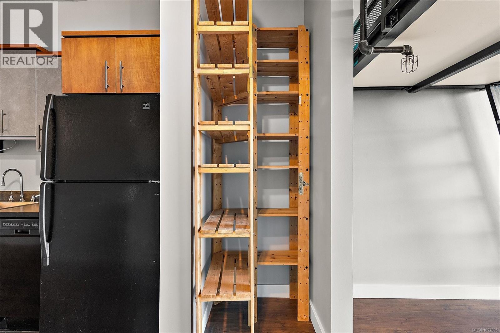 407 1061 Fort Street, Victoria