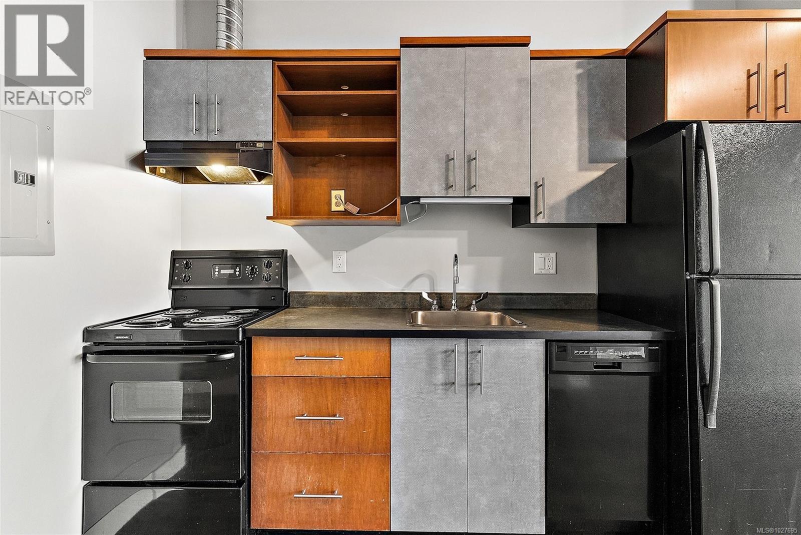 407 1061 Fort Street, Victoria