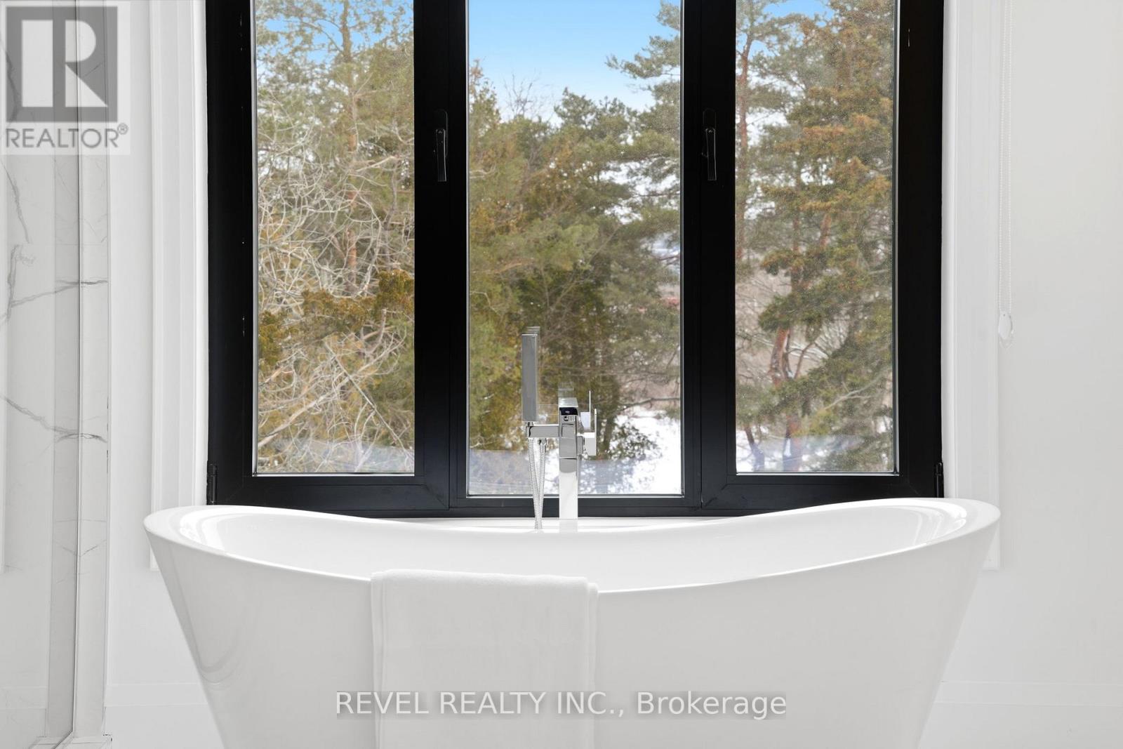456 TOYNEVALE ROAD - 25