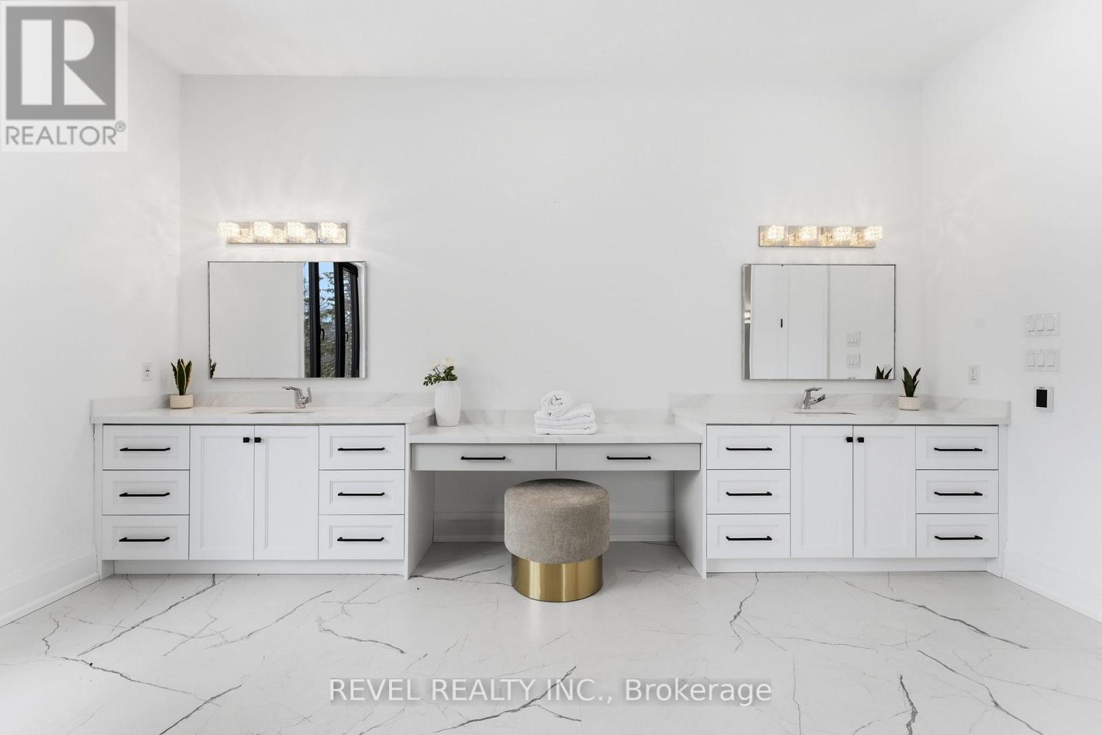 456 TOYNEVALE ROAD - 27