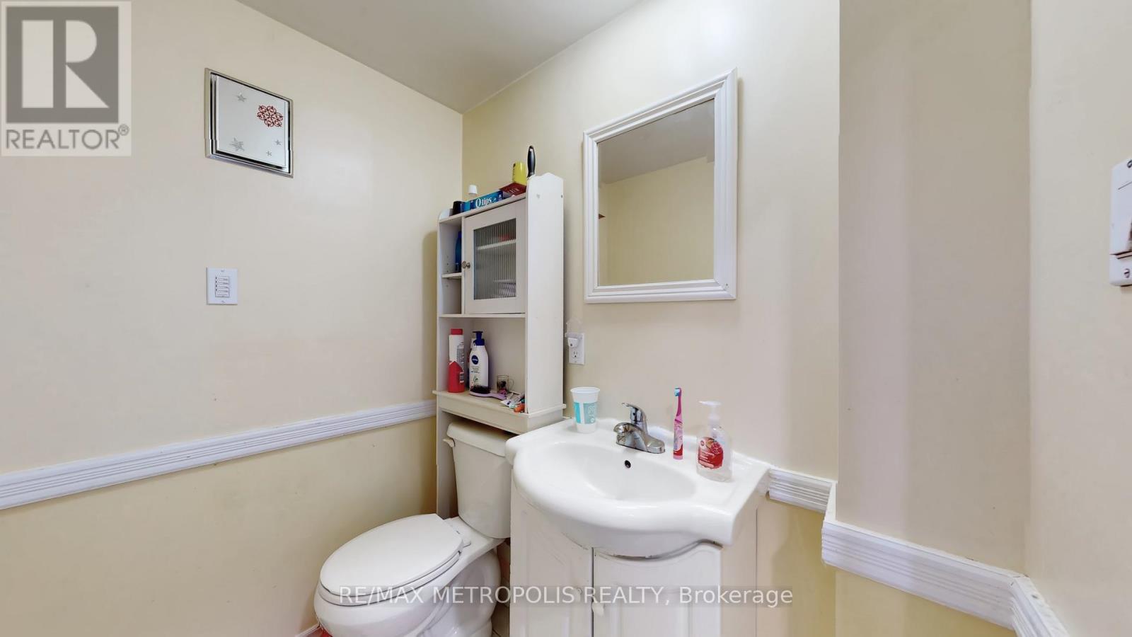 10 ARLENE CRESCENT - 15