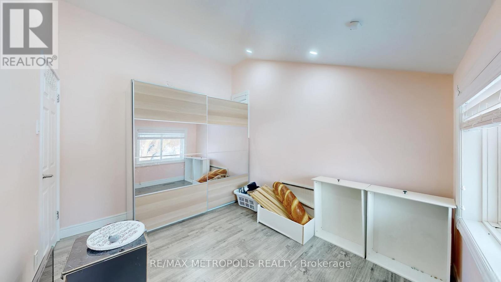10 ARLENE CRESCENT - 27