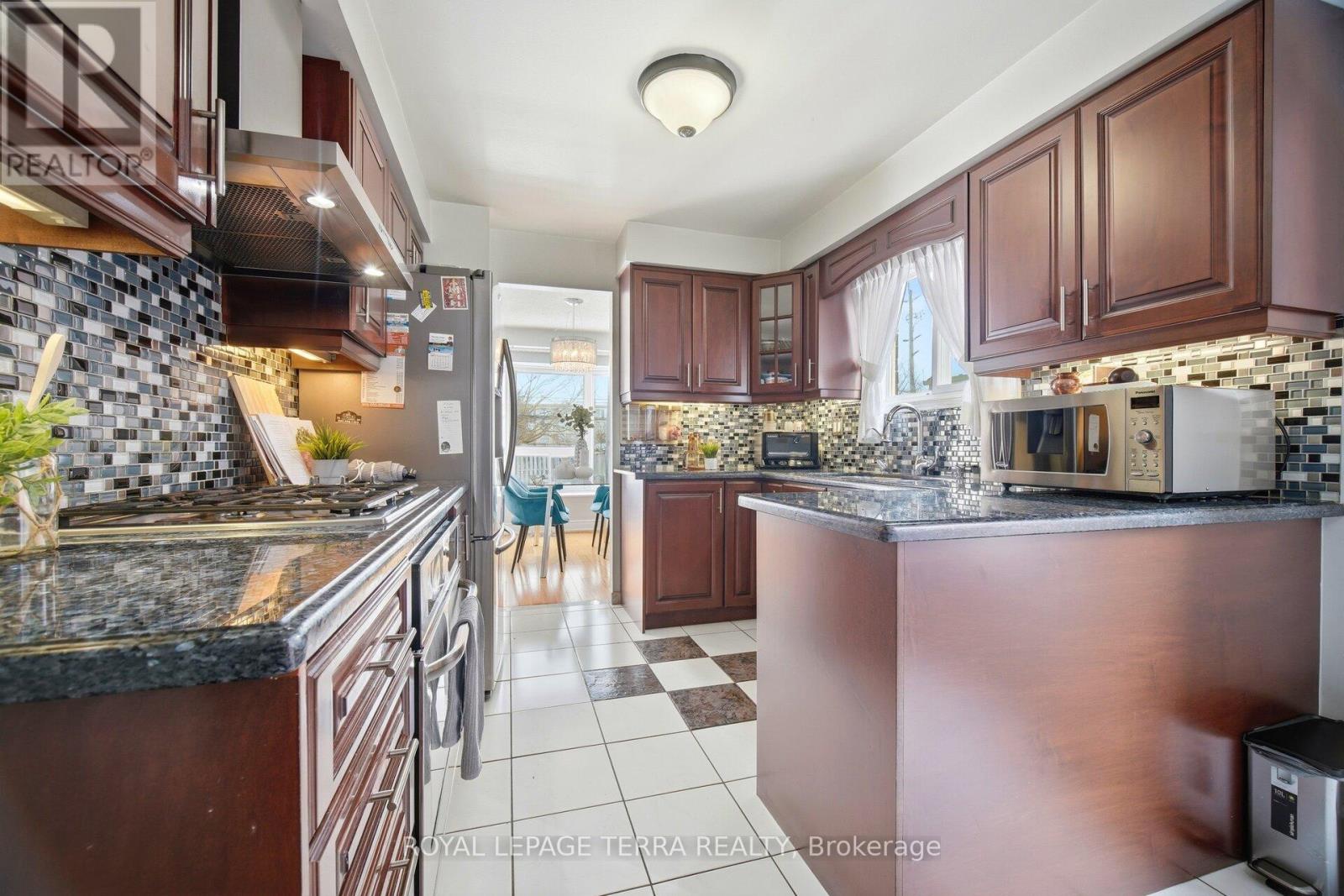 32 BRIDEKIRK PLACE - 13