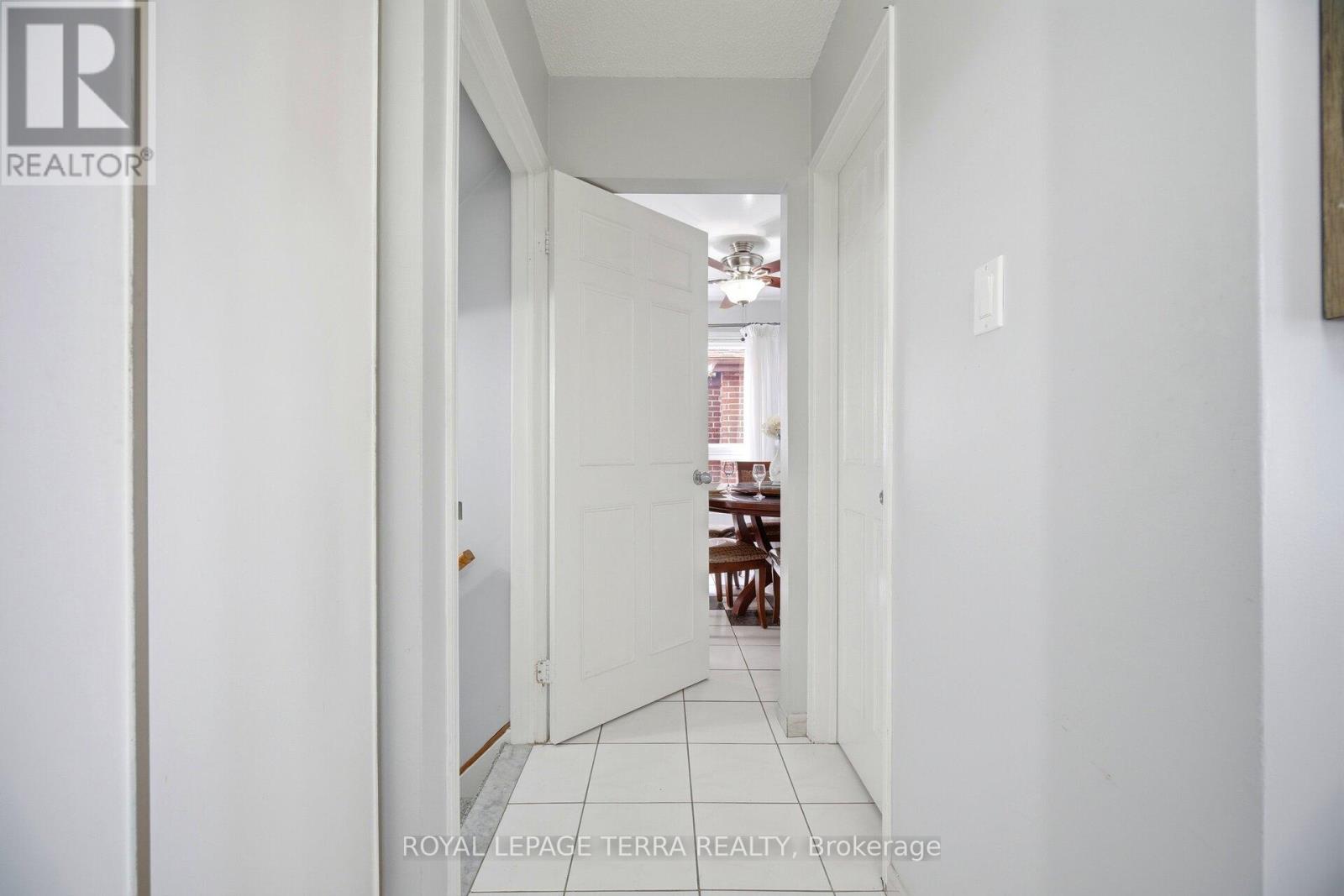 32 BRIDEKIRK PLACE - 35