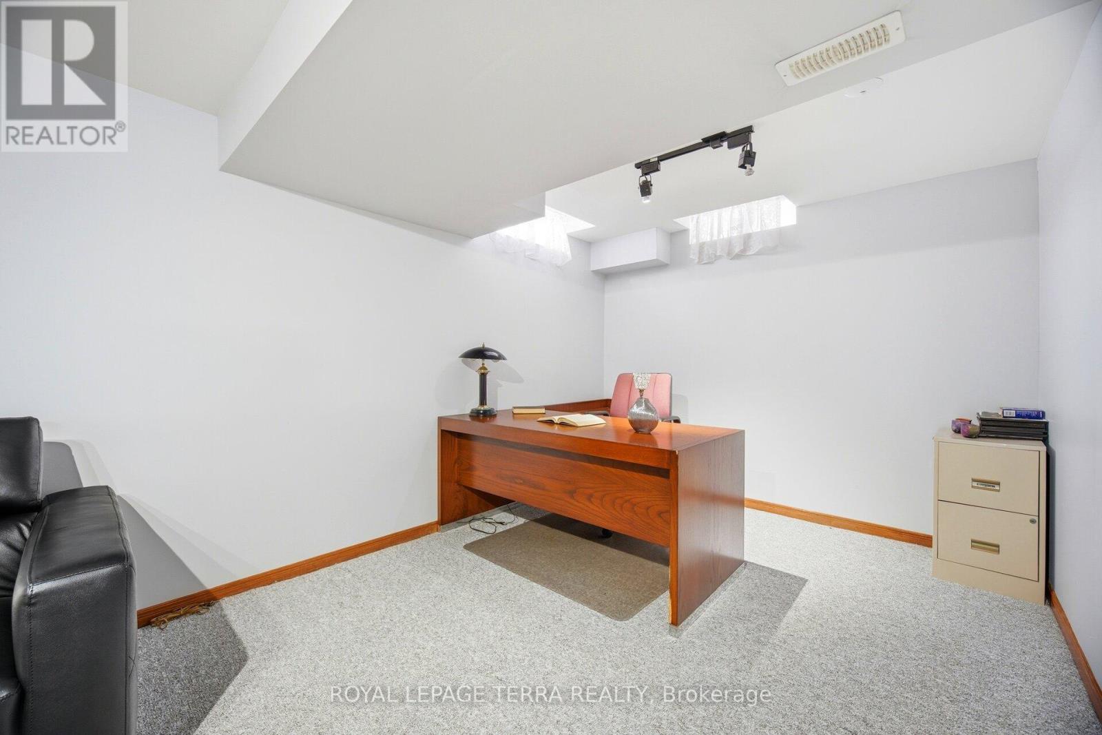 32 BRIDEKIRK PLACE - 40