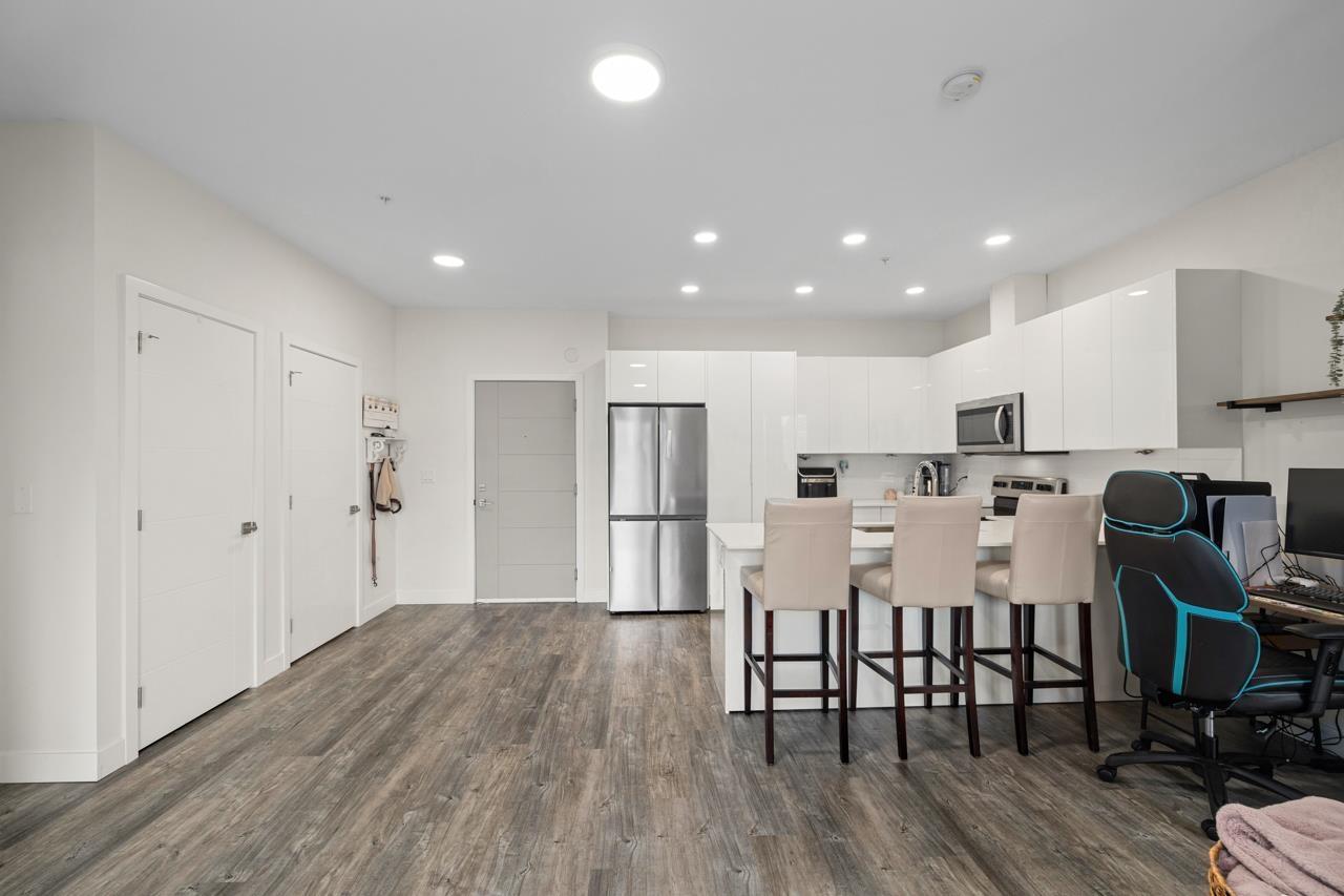 309 9450 ROBSON STREET, Chilliwack Proper West, Chilliwack