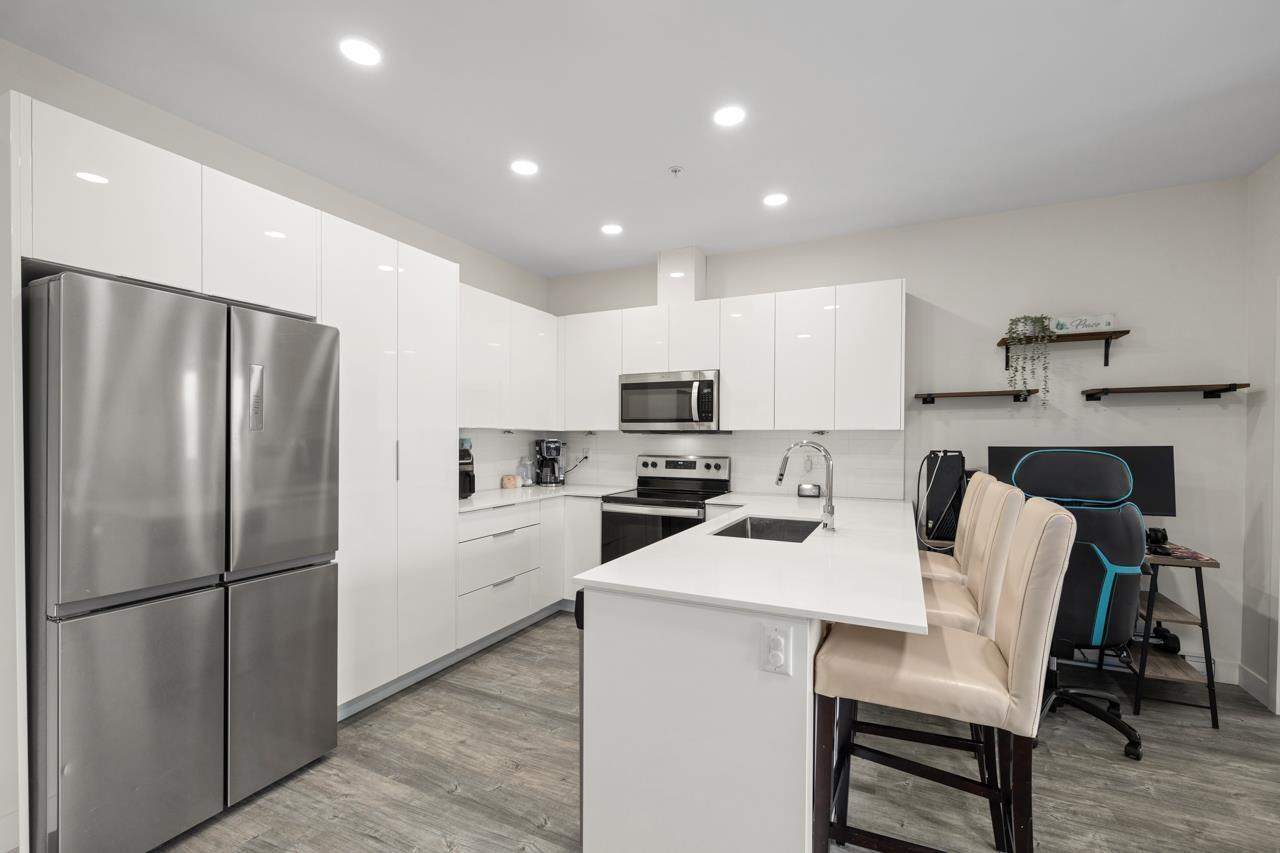 309 9450 ROBSON STREET, Chilliwack Proper West, Chilliwack