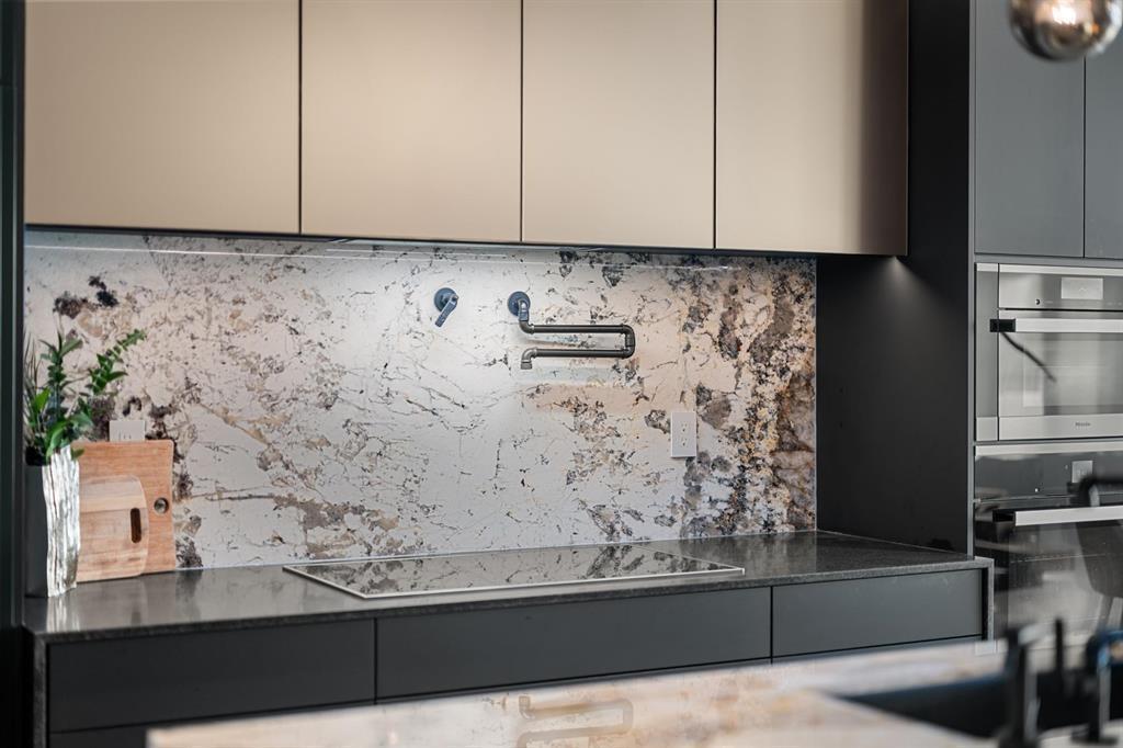 14555 MARINE DRIVE, White Rock