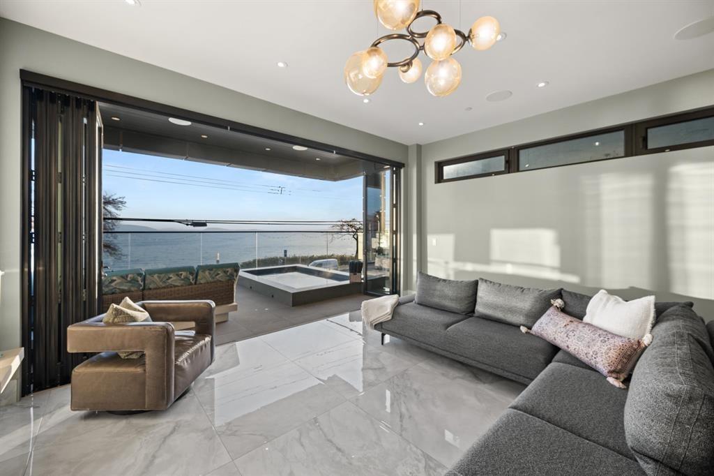 14555 MARINE DRIVE, White Rock