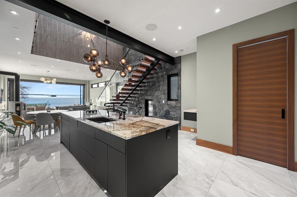 14555 MARINE DRIVE, White Rock