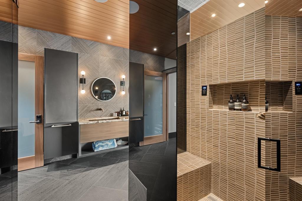 14555 MARINE DRIVE, White Rock