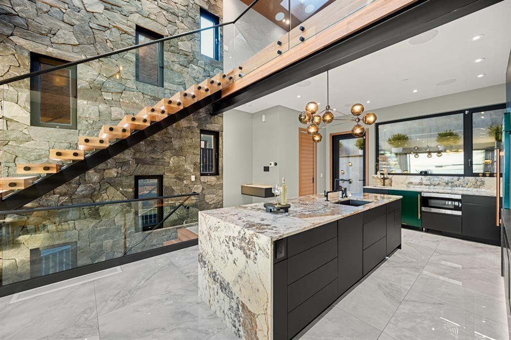 14555 MARINE DRIVE, White Rock