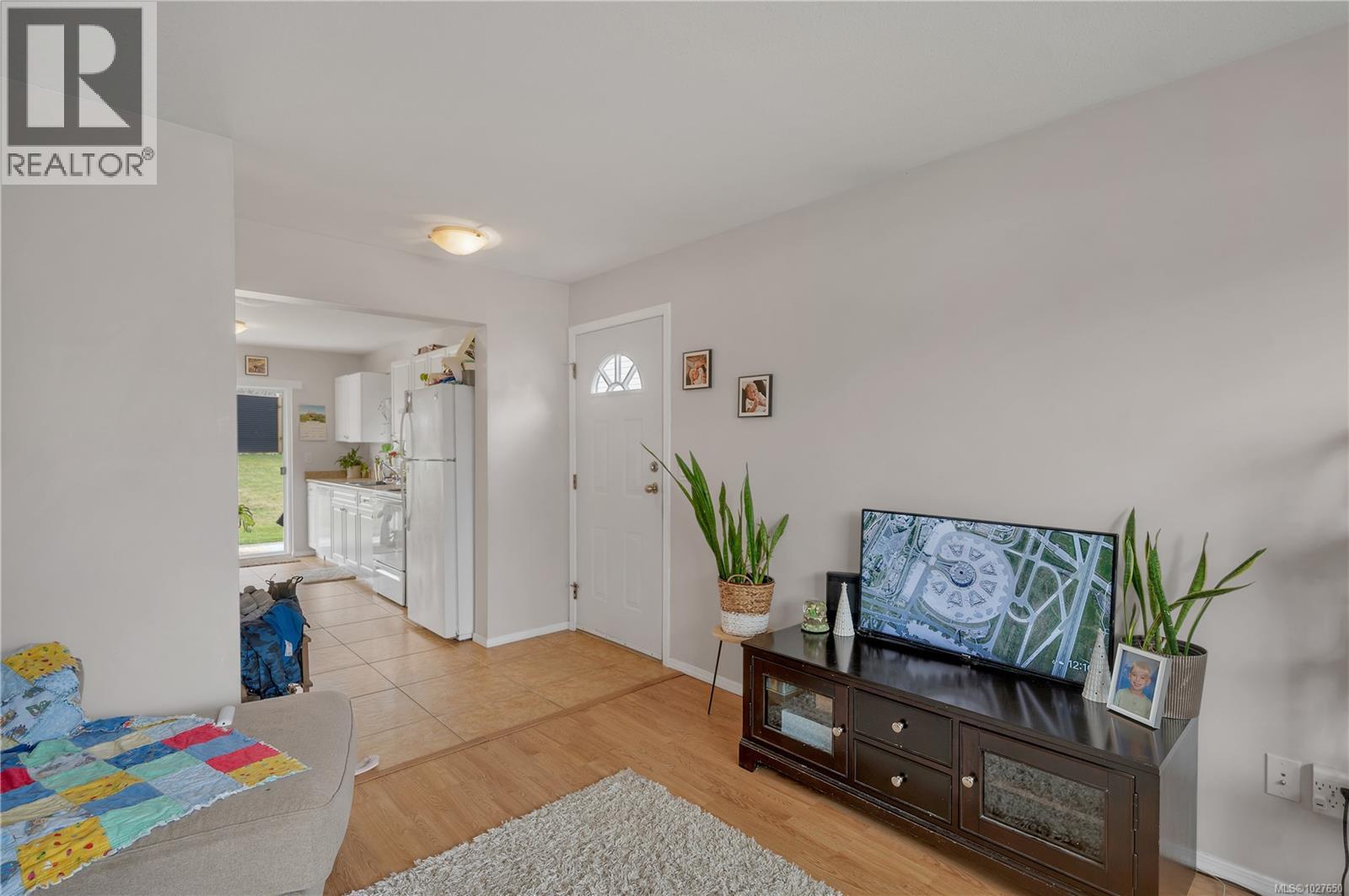 313 HARROGATE RD - 36