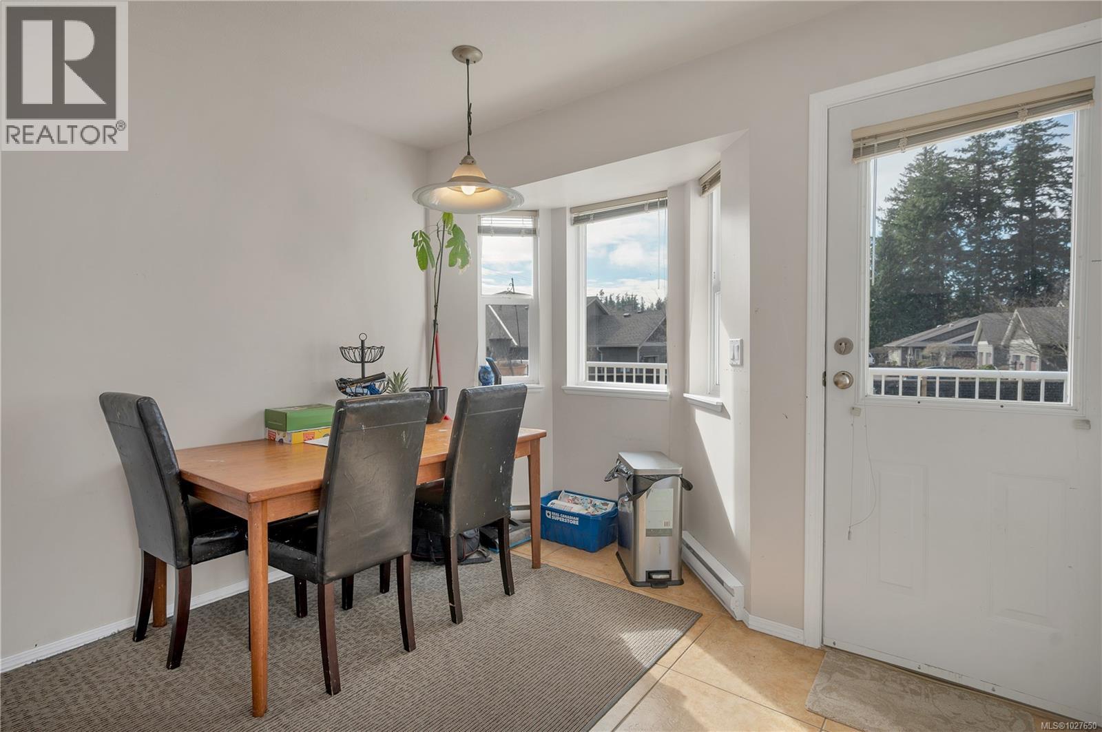 313 HARROGATE RD - 6