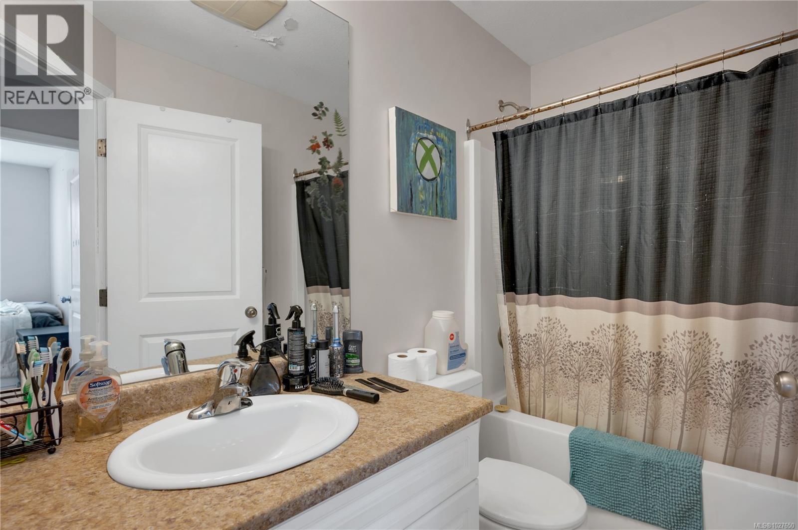 313 HARROGATE RD - 21