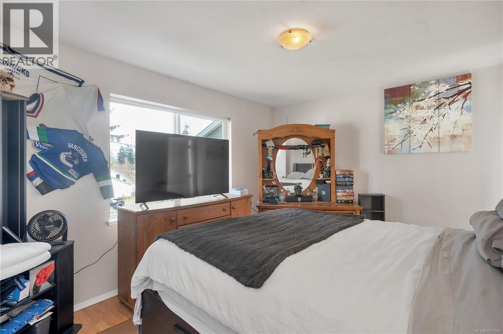 313 HARROGATE RD - 14