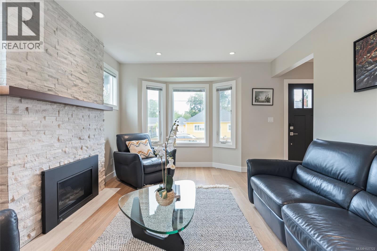  2051 Hampshire Road, Oak Bay