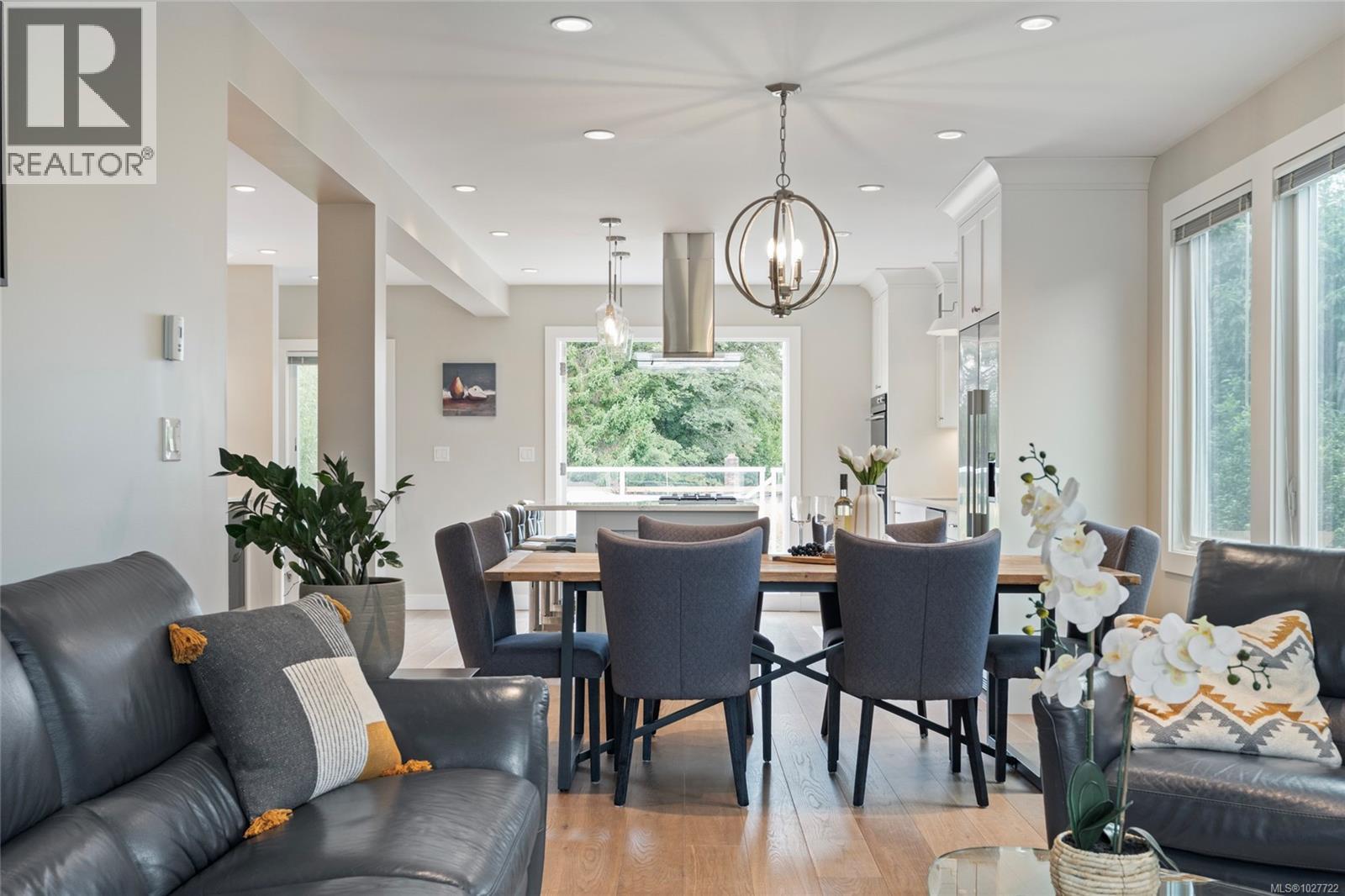  2051 Hampshire Road, Oak Bay