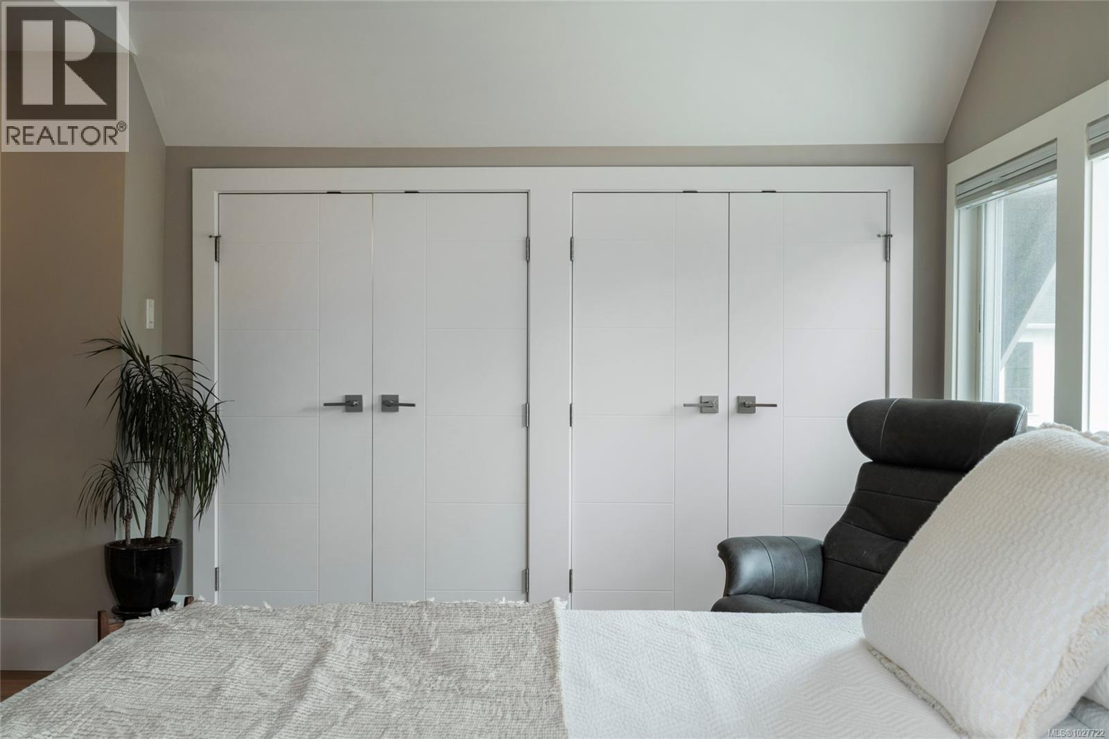  2051 Hampshire Road, Oak Bay