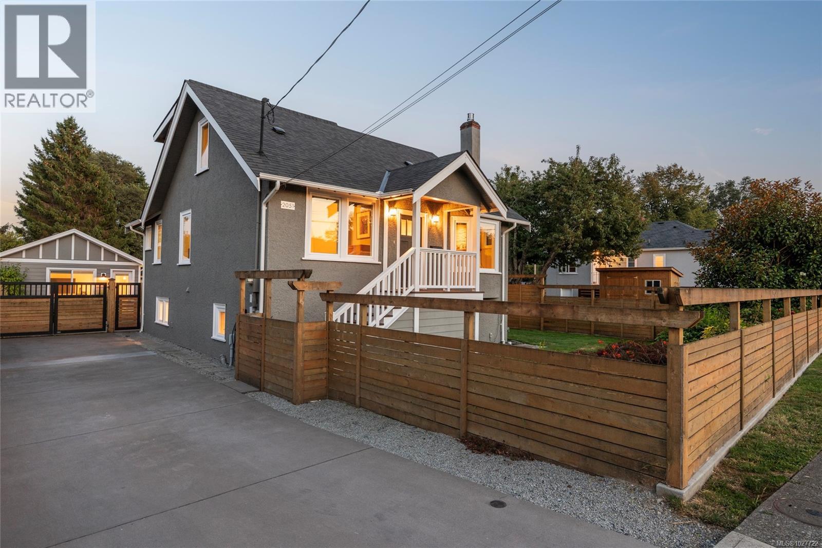  2051 Hampshire Road, Oak Bay