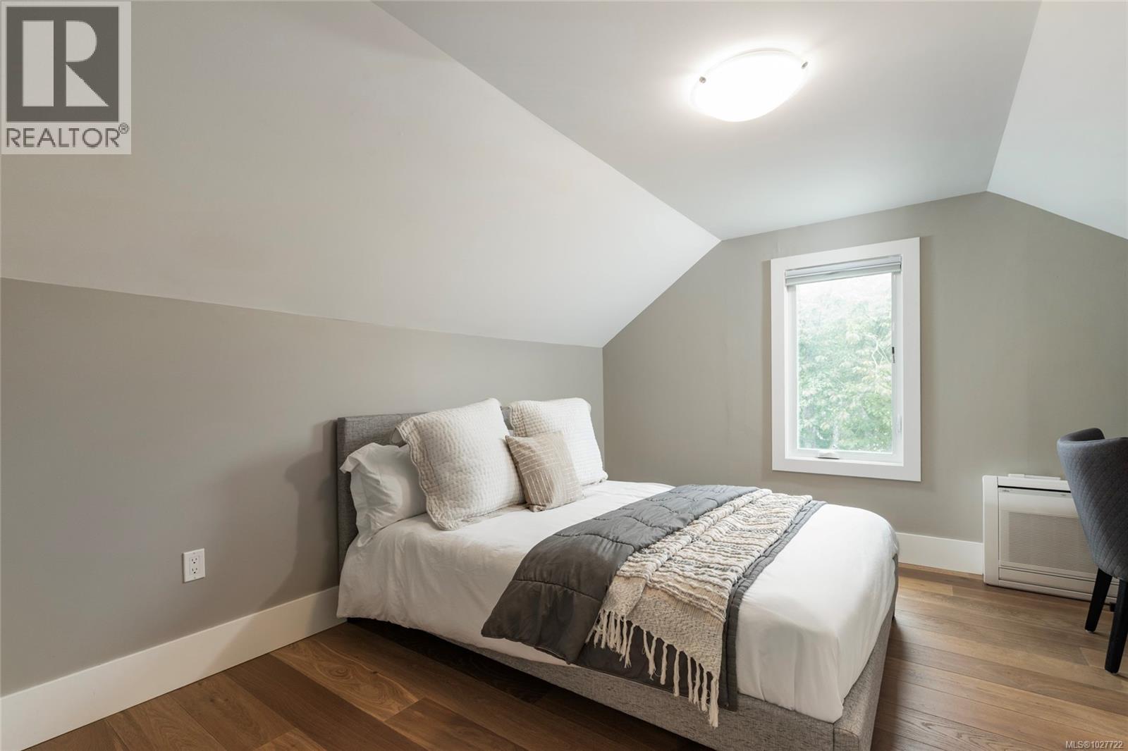  2051 Hampshire Road, Oak Bay