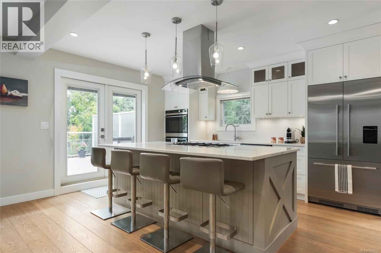  2051 Hampshire Road, Oak Bay