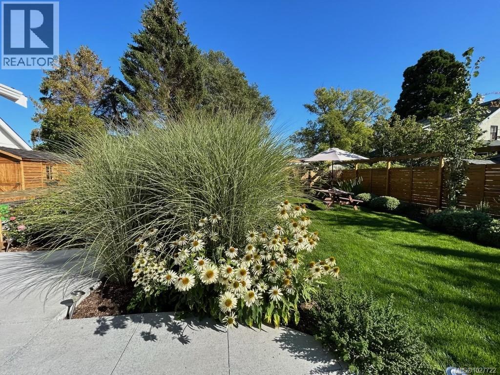  2051 Hampshire Road, Oak Bay