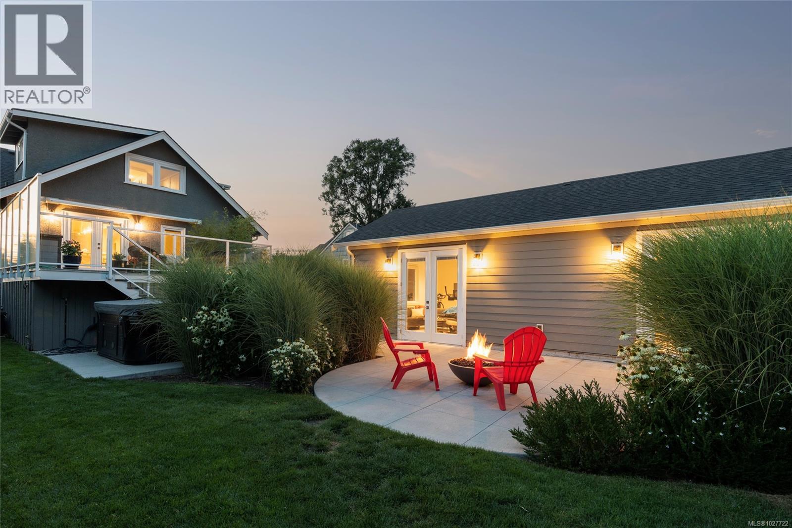  2051 Hampshire Road, Oak Bay