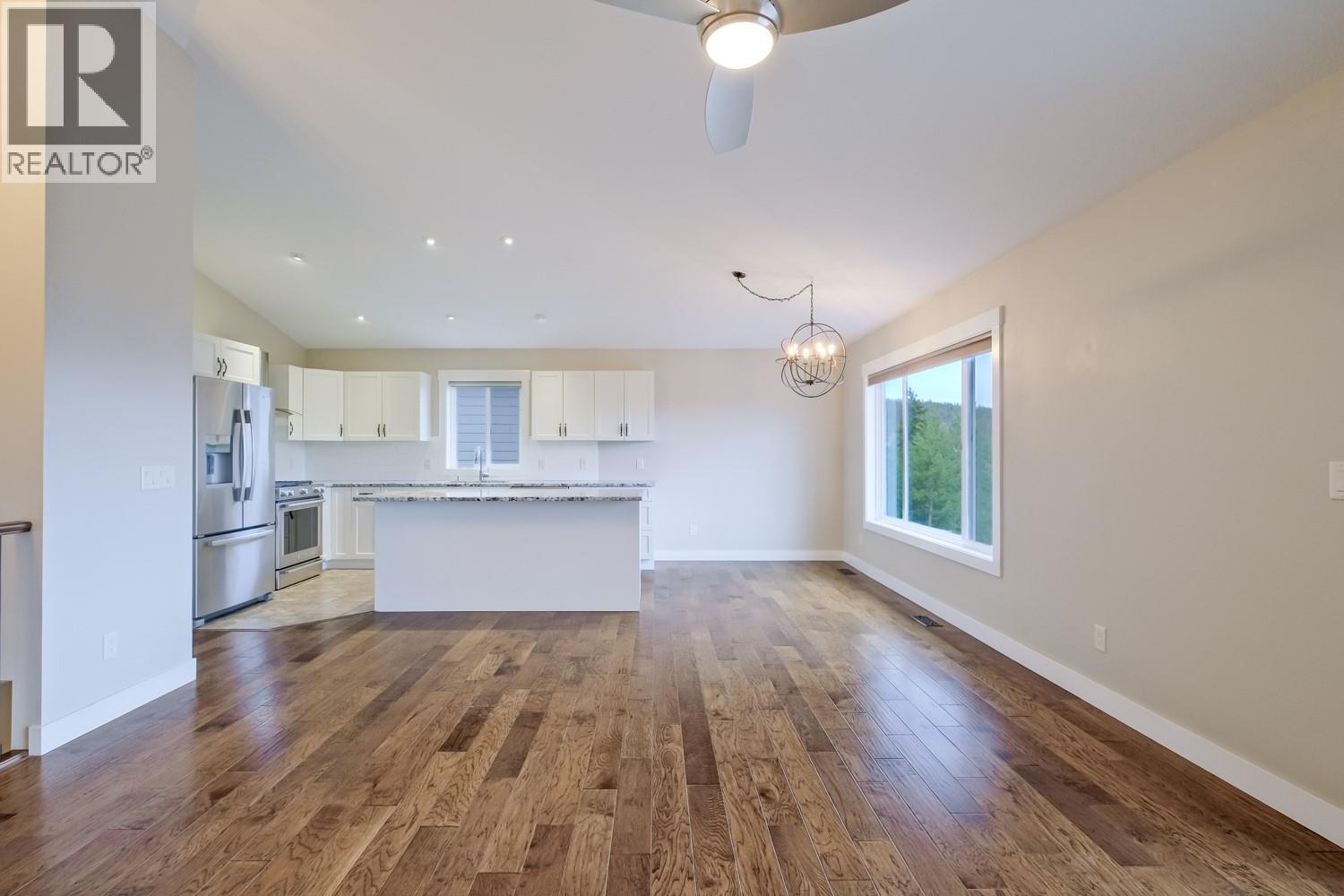 1886 Rosealee Lane, West Kelowna