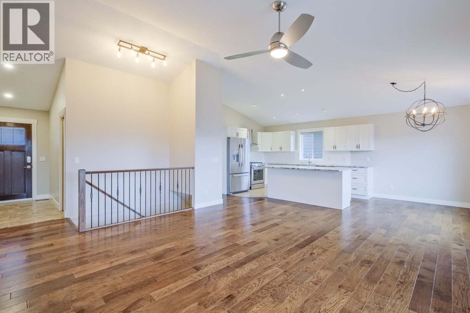 1886 Rosealee Lane, West Kelowna