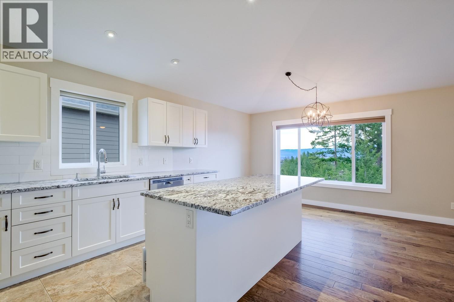 1886 Rosealee Lane, West Kelowna