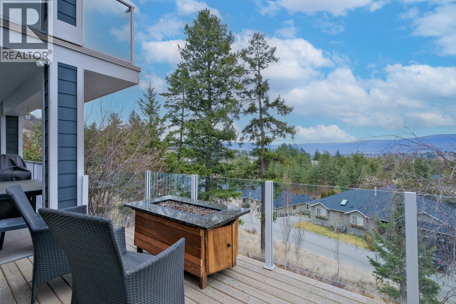 1886 Rosealee Lane, West Kelowna
