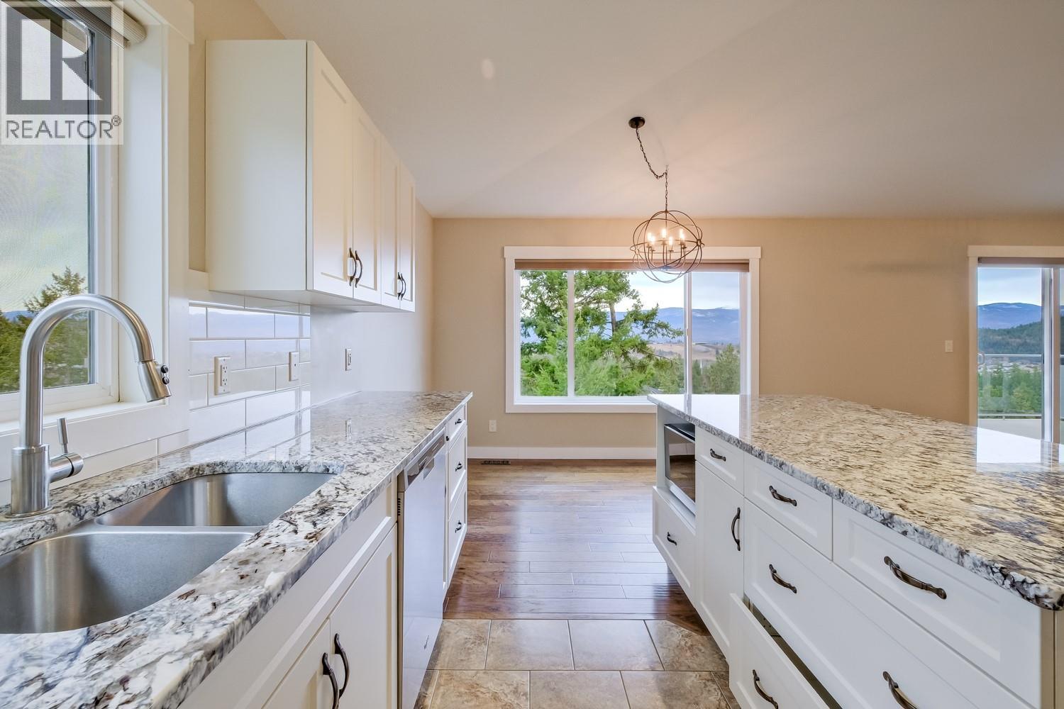 1886 Rosealee Lane, West Kelowna