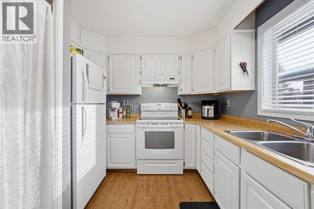 
          1429 Big Springs Way Southeast
            <br/>
            <span>Airdrie</span>
            , 
            <span>AB</span>
             <span>T4A1K7</span>
         - Photo 12