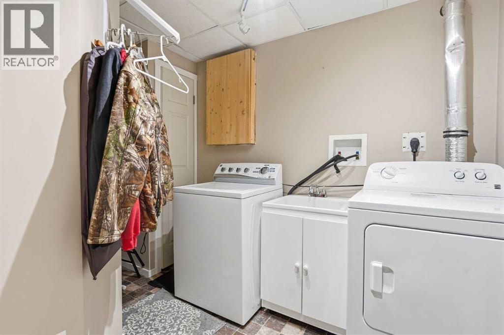 
          1429 Big Springs Way Southeast
            <br/>
            <span>Airdrie</span>
            , 
            <span>AB</span>
             <span>T4A1K7</span>
         - Photo 29