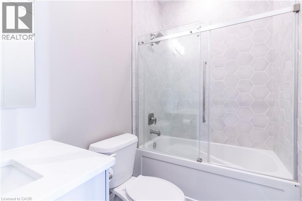 60 CHARLES Street W Unit# 3103, Kitchener, Ontario, N2G0C9 — Photo 3