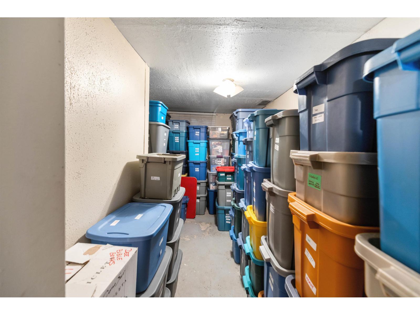 4 Bed, 1 Bath Duplex for Sale in Mission – 32739 FRASER CRESCENT, Mission – MLS# R3095414 - Image 8
