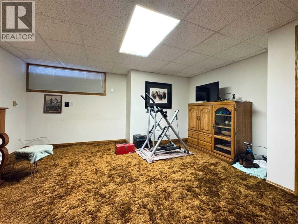 
          335 28 Street South
            <br/>
            <span>Lethbridge</span>
            , 
            <span>AB</span>
             <span>T1J3S7</span>
         - Photo 42