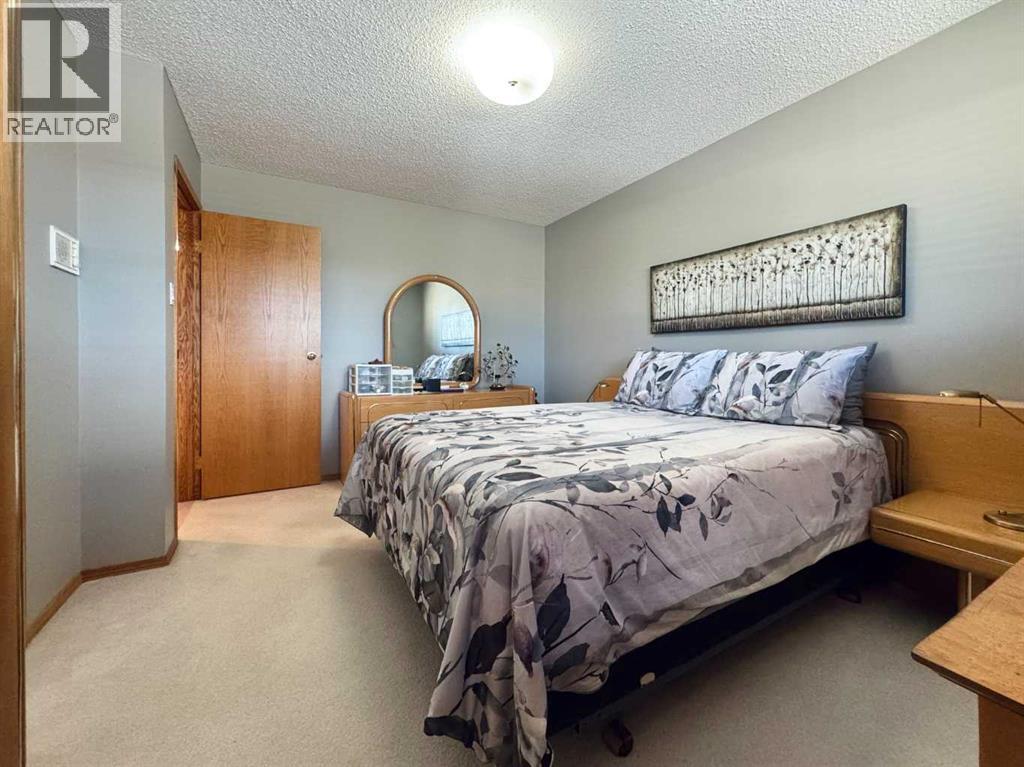 
          335 28 Street South
            <br/>
            <span>Lethbridge</span>
            , 
            <span>AB</span>
             <span>T1J3S7</span>
         - Photo 26