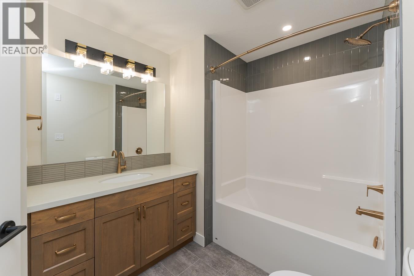 7233 HILLU ROAD - 23