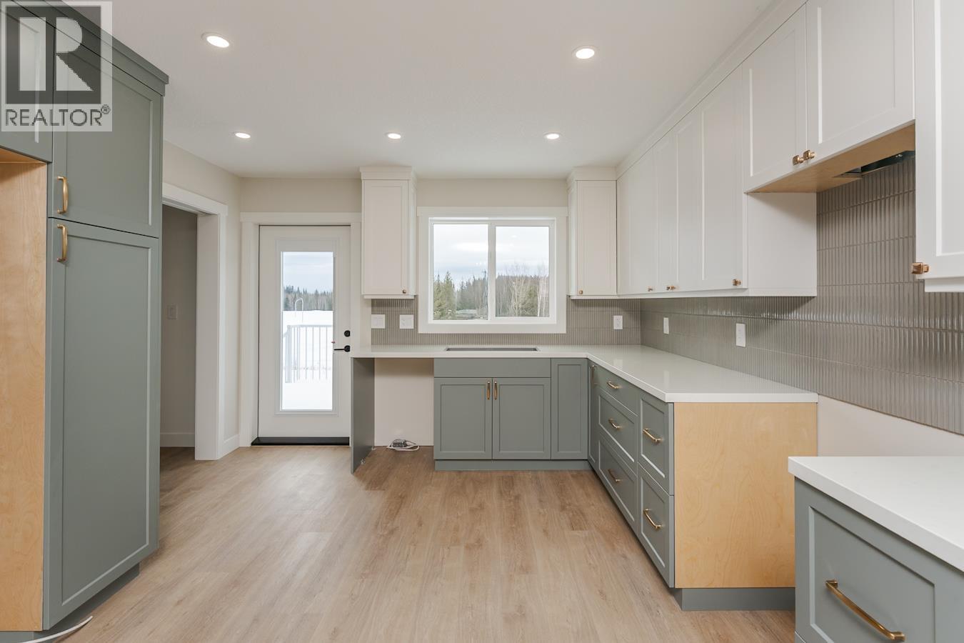 7233 HILLU ROAD - 4