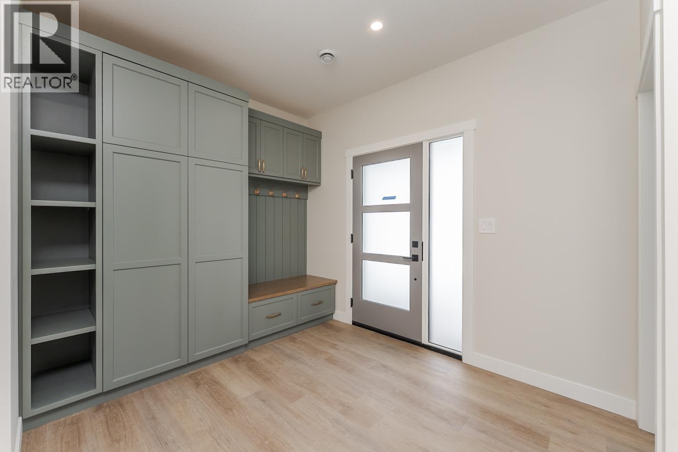 7233 HILLU ROAD - 26