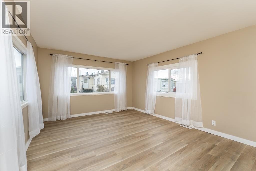 #11 3730 LANSDOWNE ROAD - 21