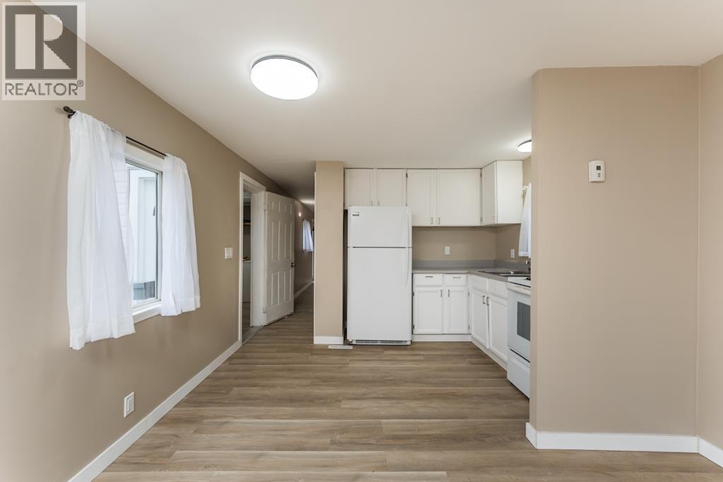 #11 3730 LANSDOWNE ROAD - 10