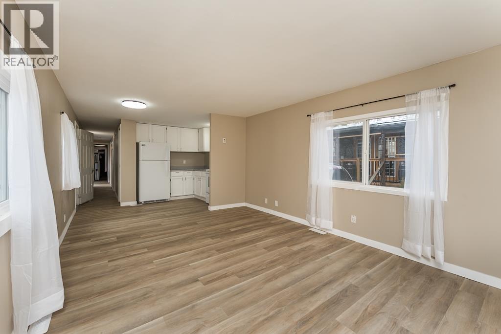 #11 3730 LANSDOWNE ROAD - 7